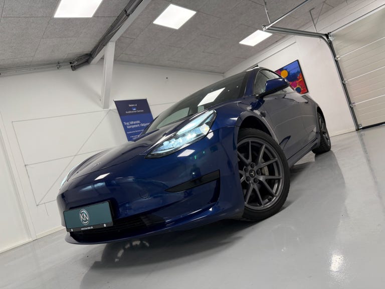 Tesla Model 3 RWD