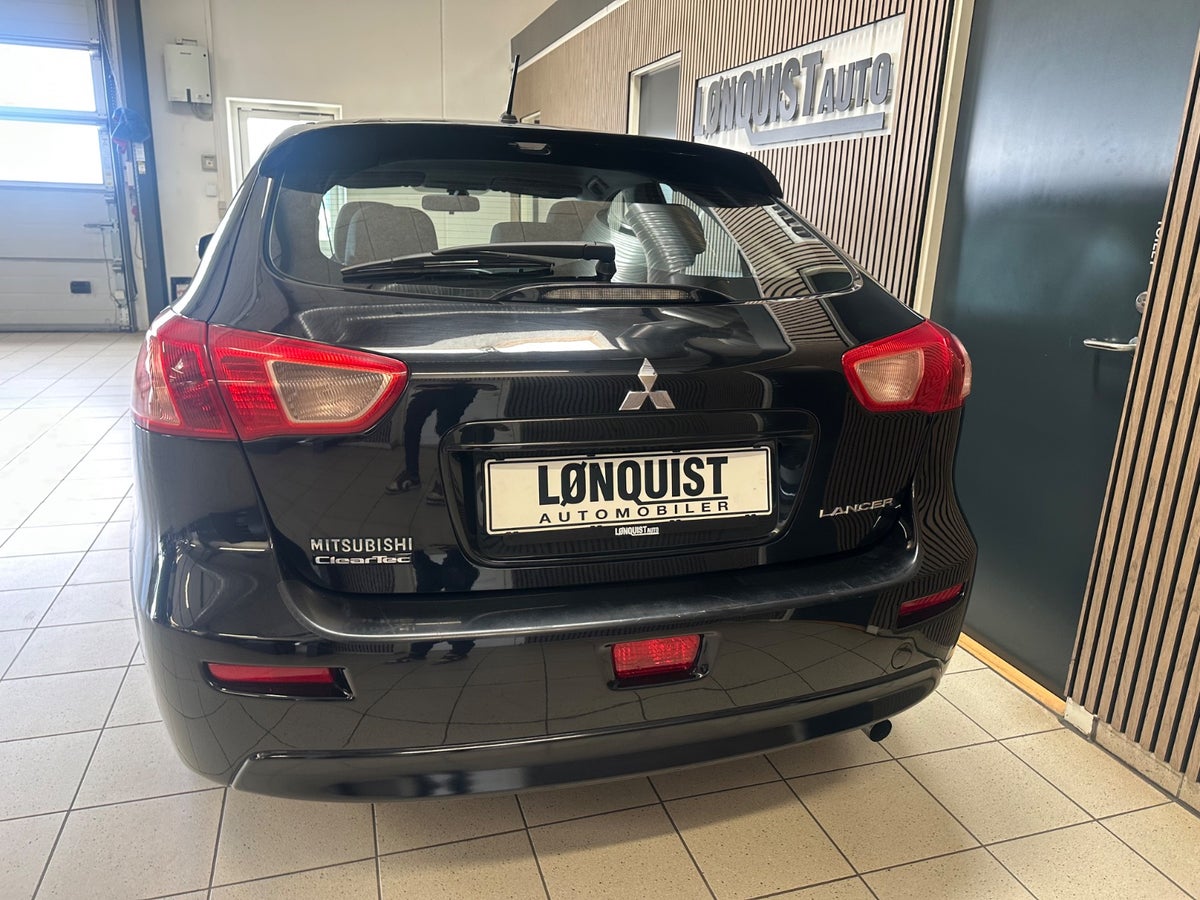 Mitsubishi Lancer Invite SportBack