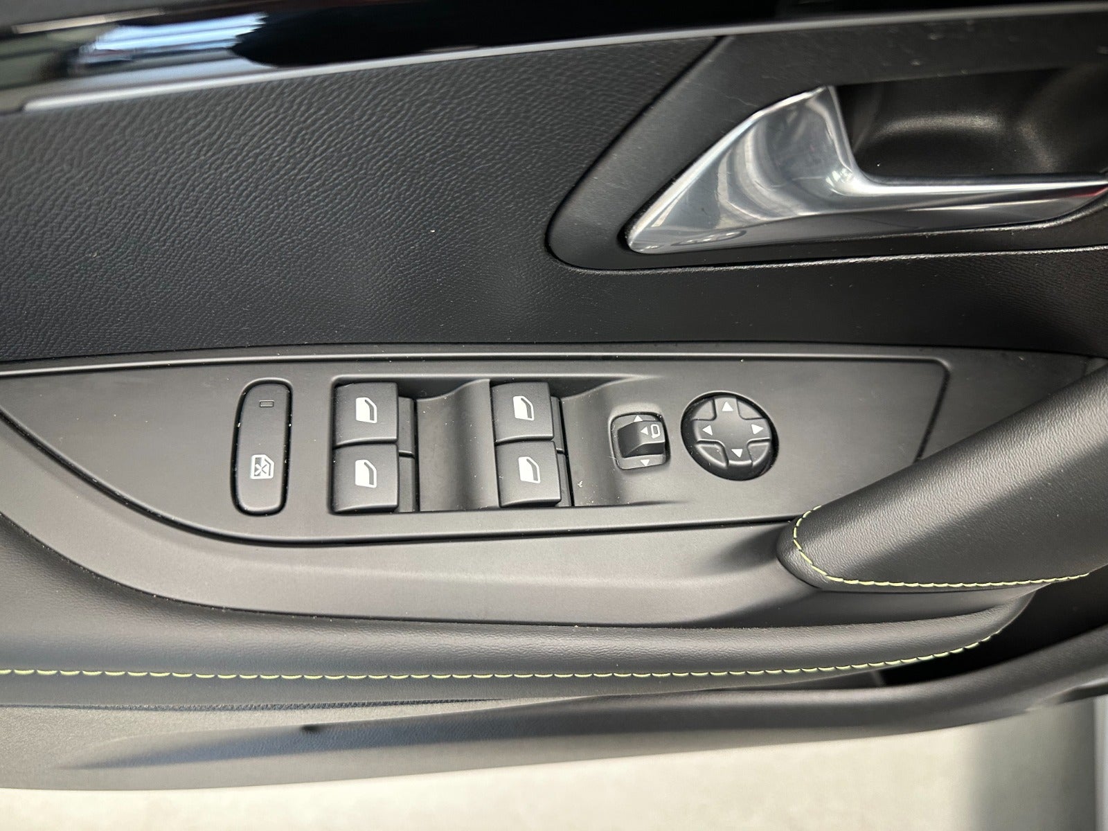 Billede af Peugeot e-208 50 GT