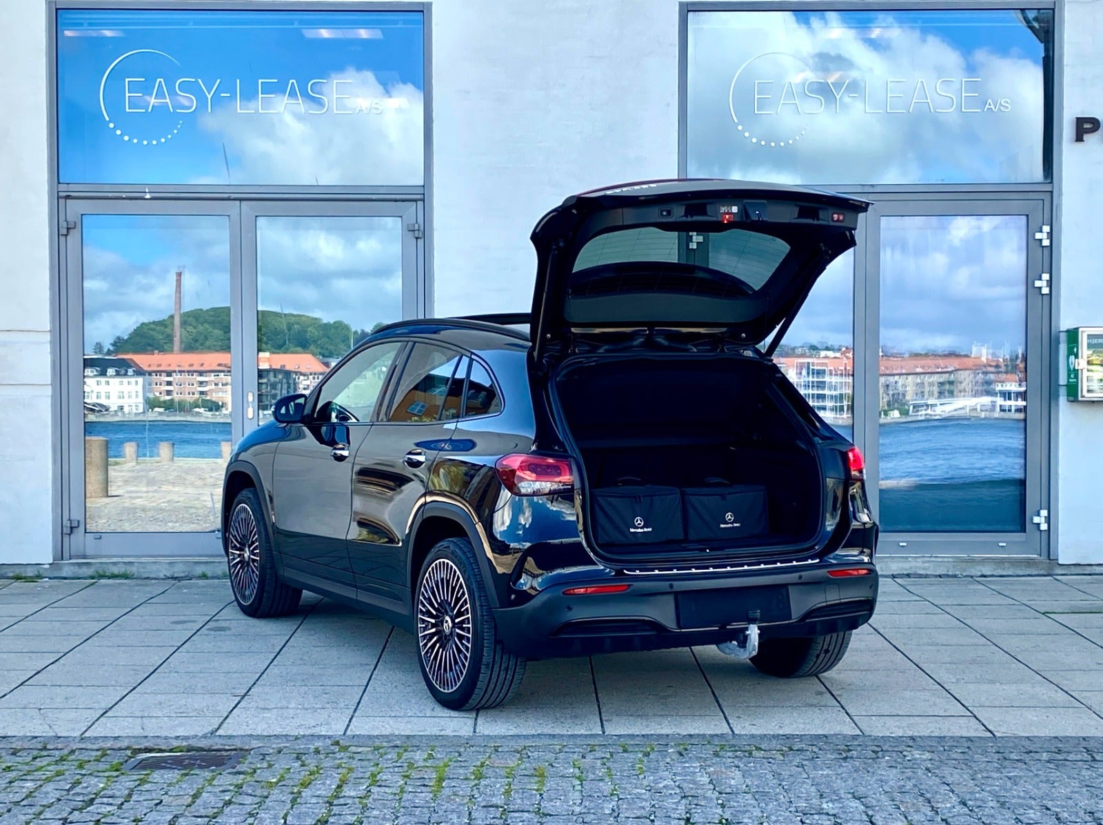 Billede af Mercedes EQA350  AMG Line 4Matic