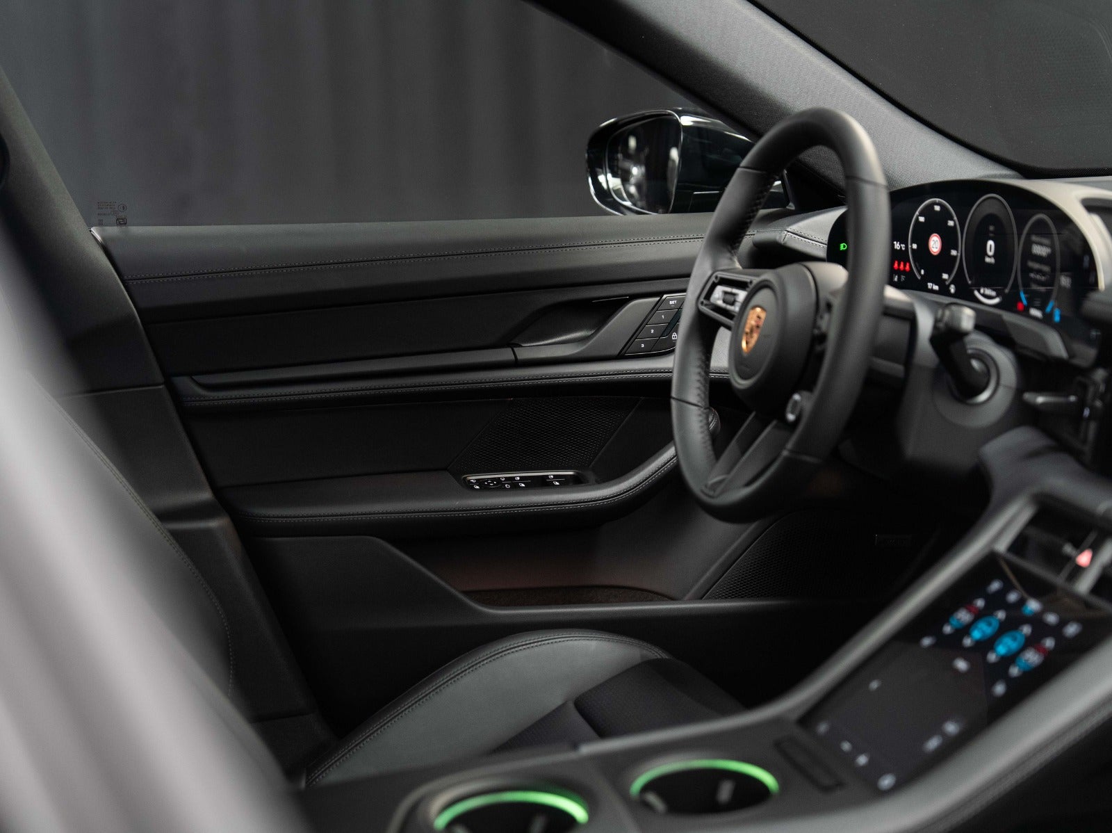 Gallery image 14 of 18