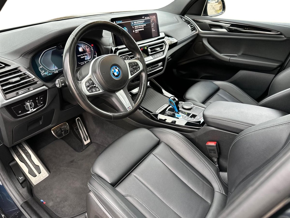 BMW iX3 Charged M-Sport billede 8