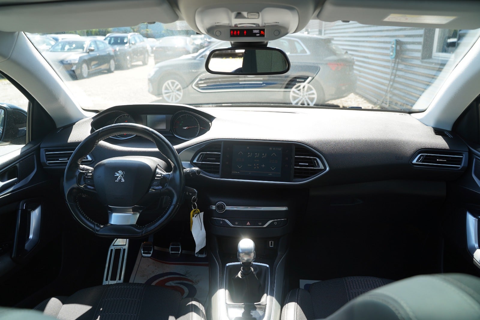 Billede af Peugeot 308 1,6 BlueHDi 120 Allure Sky SW