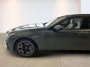 BMW i5 eDrive40 Touring Fully Charged
