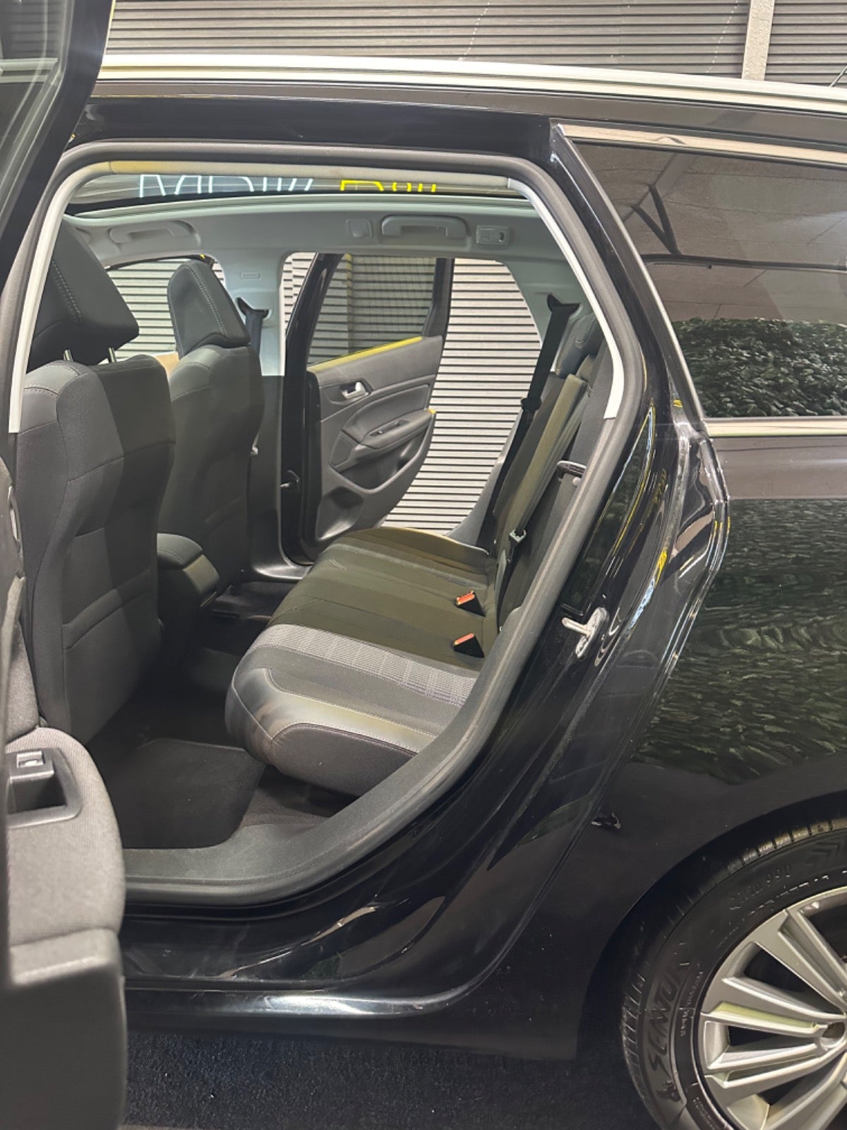 Billede af Peugeot 308 1,5 BlueHDi 130 Allure+ Sky SW