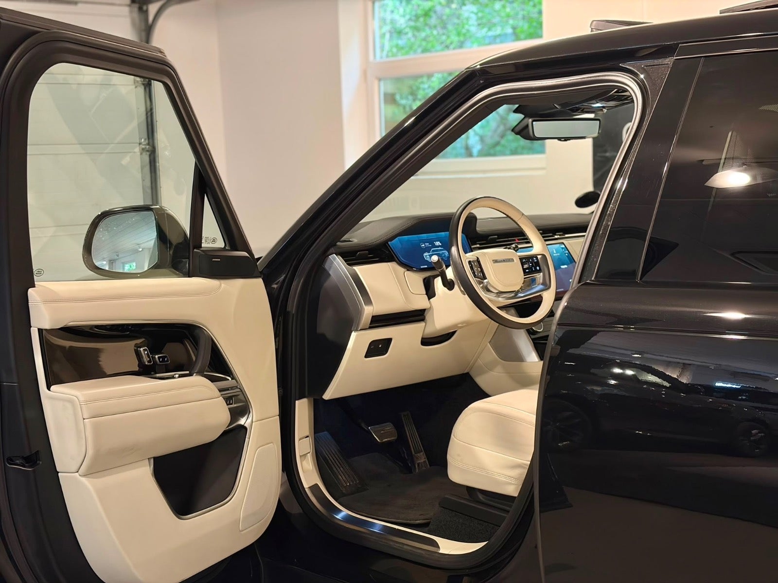 Land Rover – Range Rover