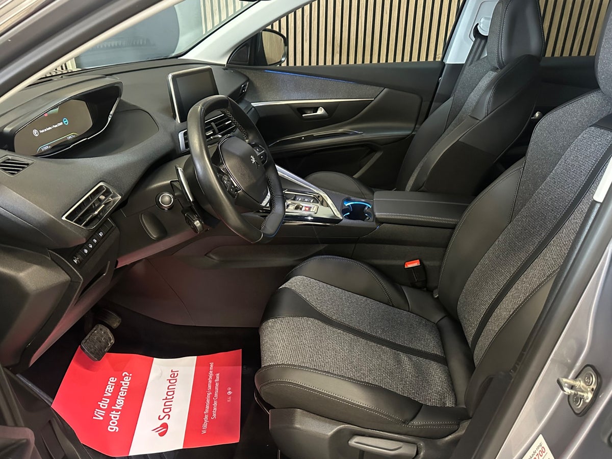 Peugeot 3008 Hybrid Allure Limited EAT8 Peugeot 3008 Hybrid Allure Limited EAT8