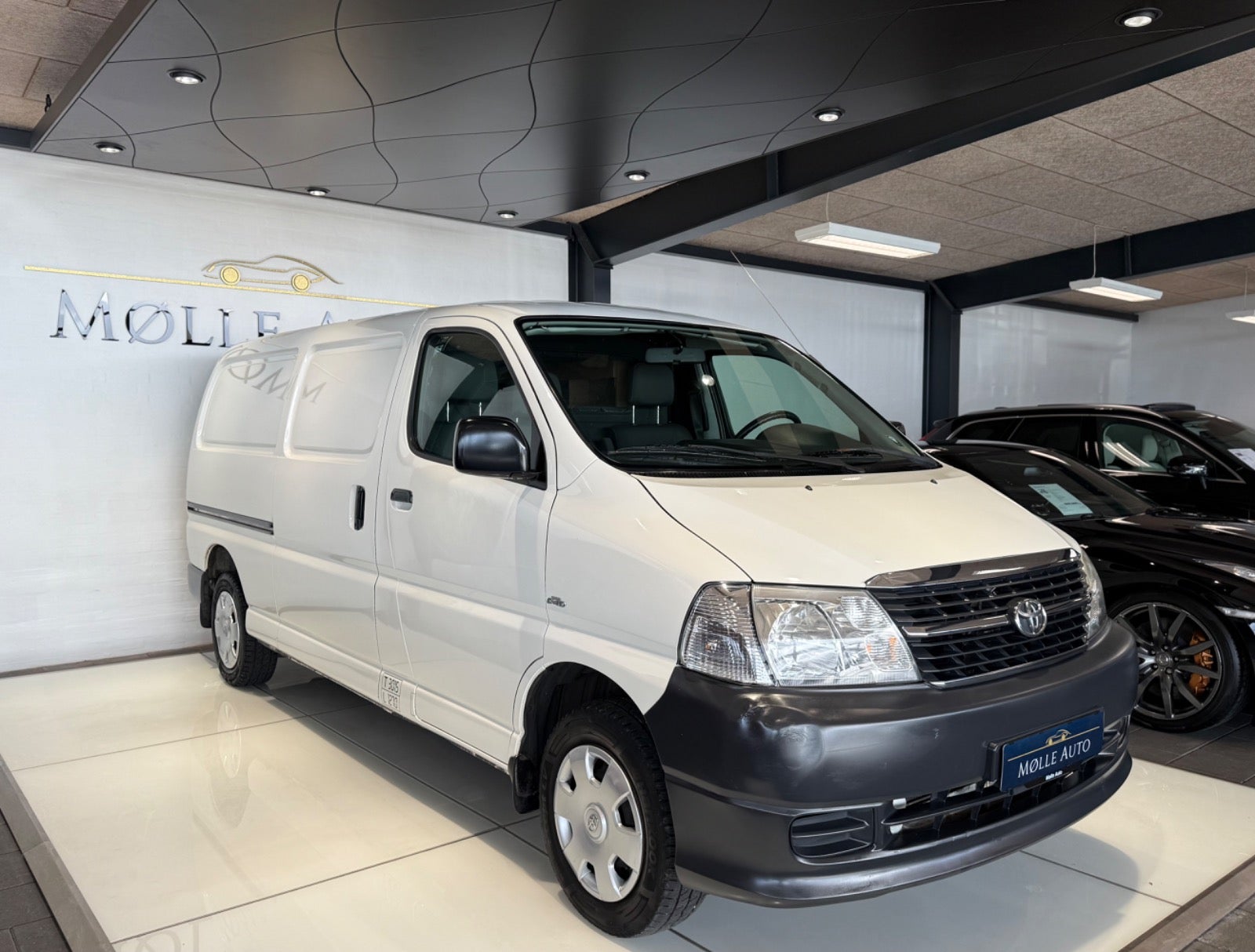 Billede af Toyota HiAce 2,5 D-4D 117 Komfort lang