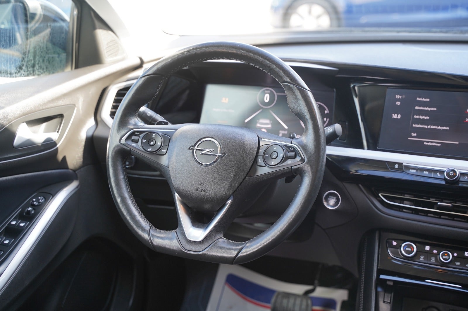 Billede af Opel Grandland 1,6 Hybrid Ultimate aut.