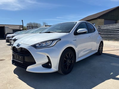 Toyota  Yaris Hybrid H3 e-CVT