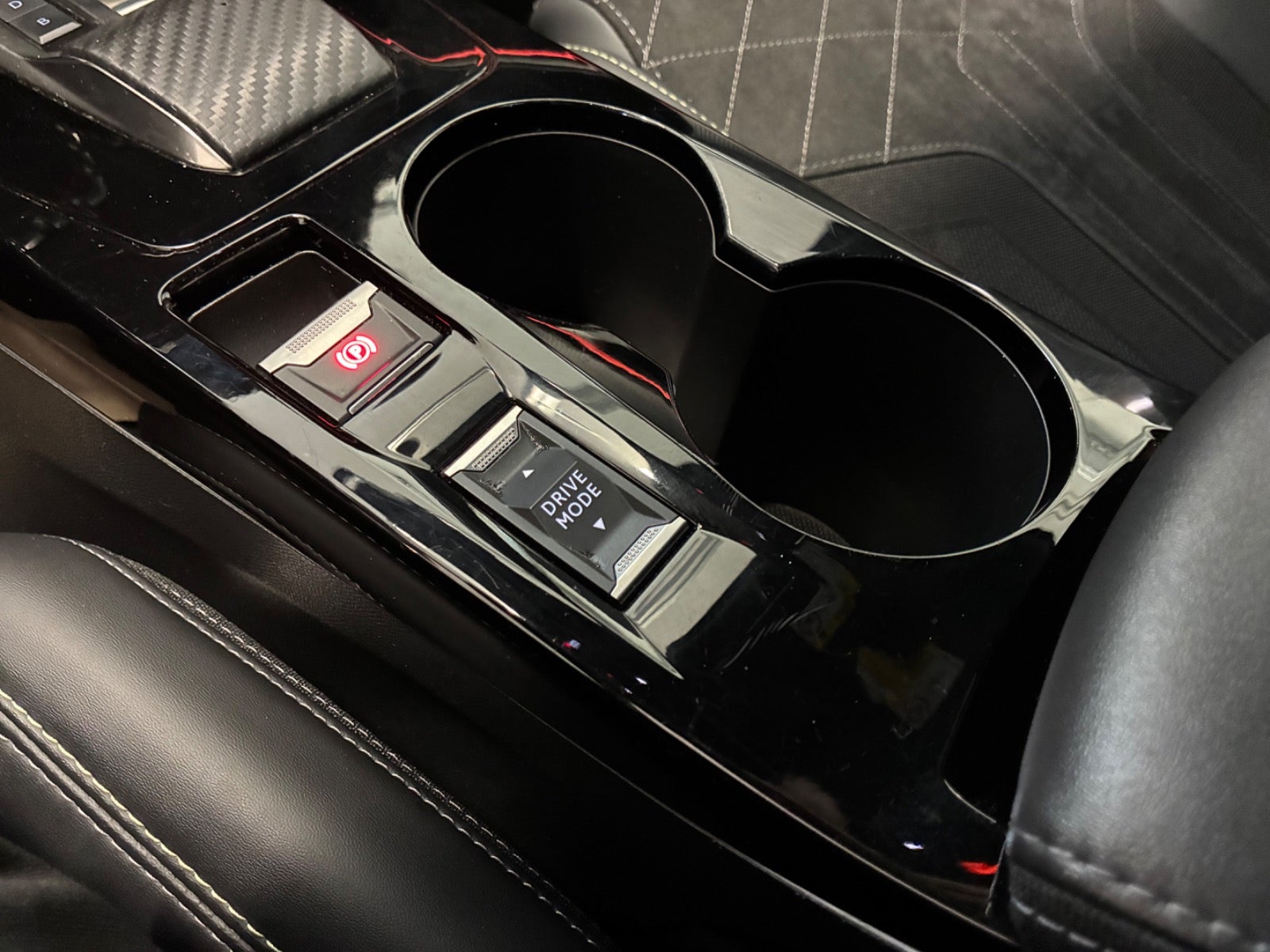 Billede af Peugeot e-2008 50 GT Sky