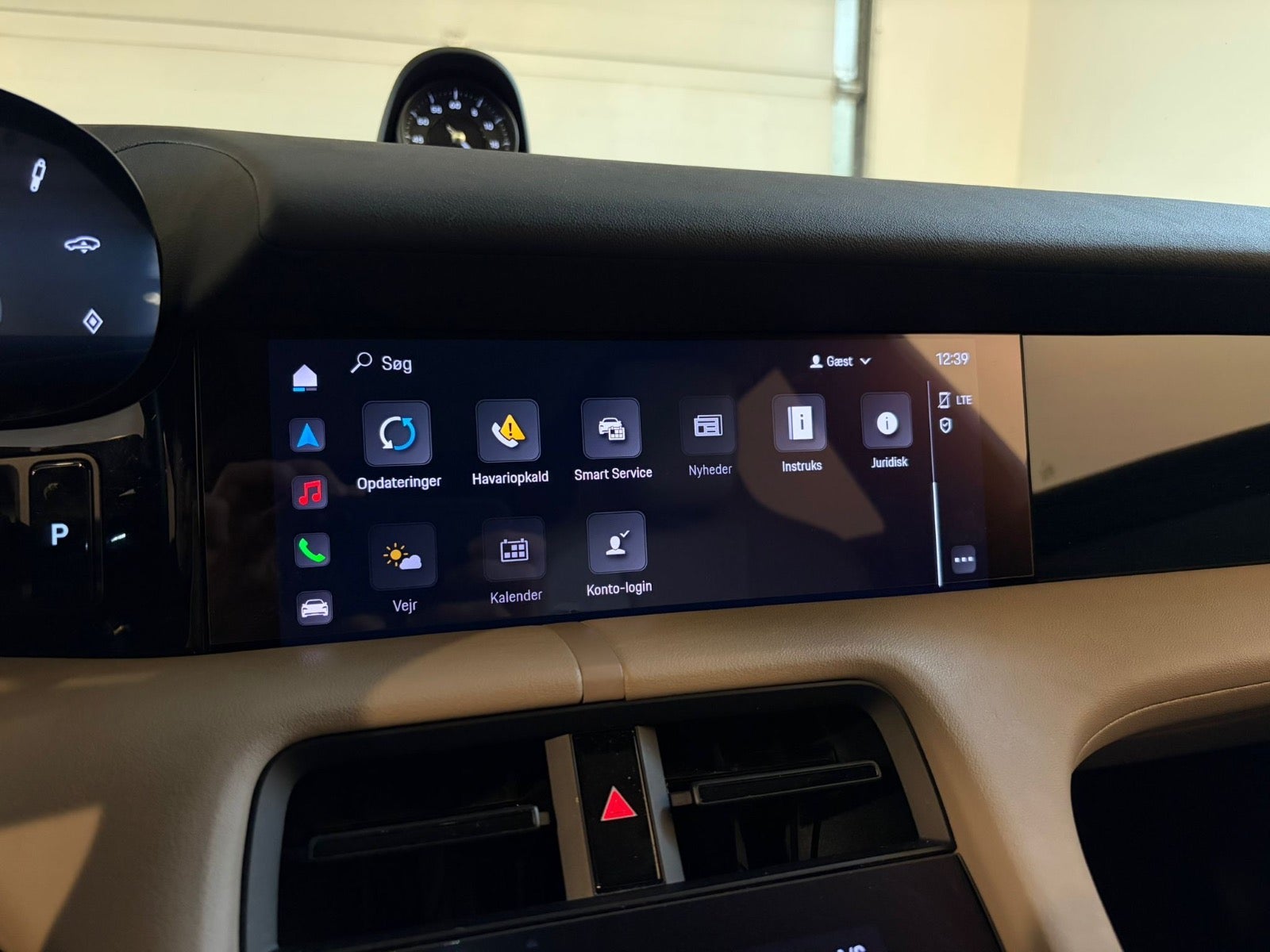 Porsche – Taycan 4