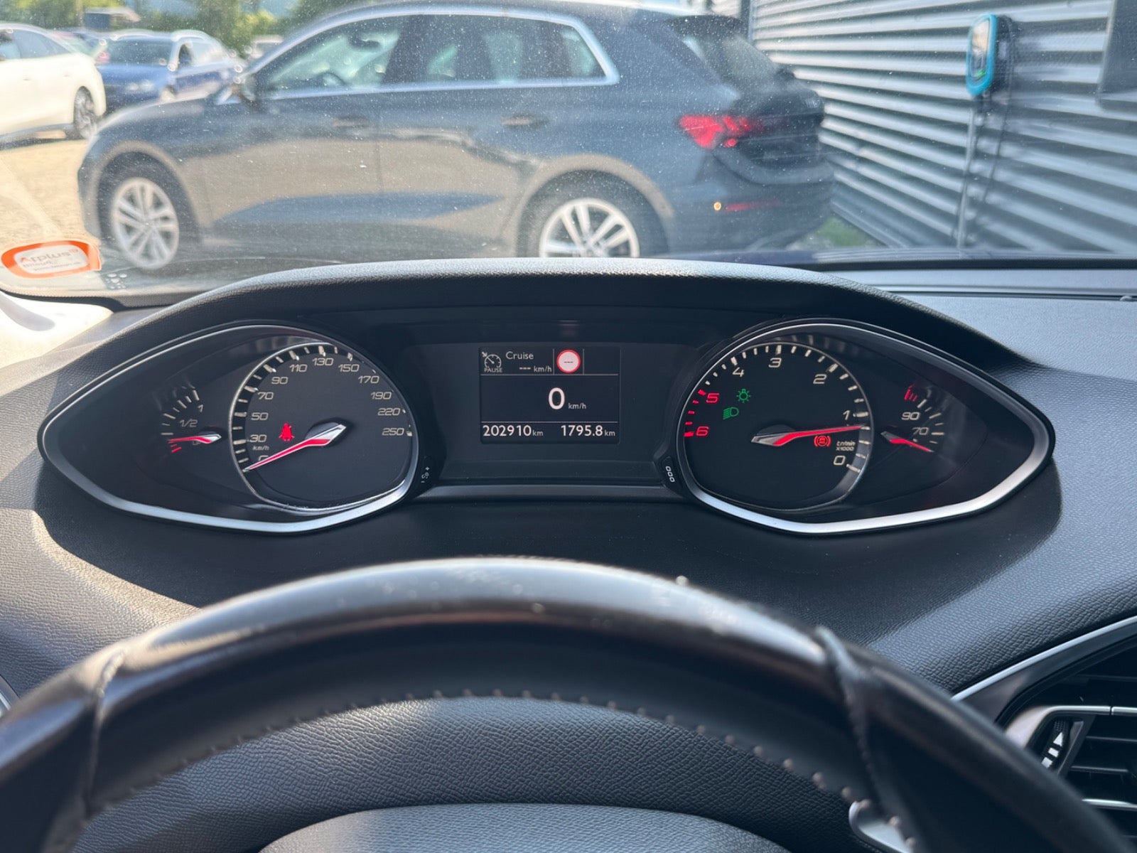 Billede af Peugeot 308 1,5 BlueHDi 130 Allure Sky SW