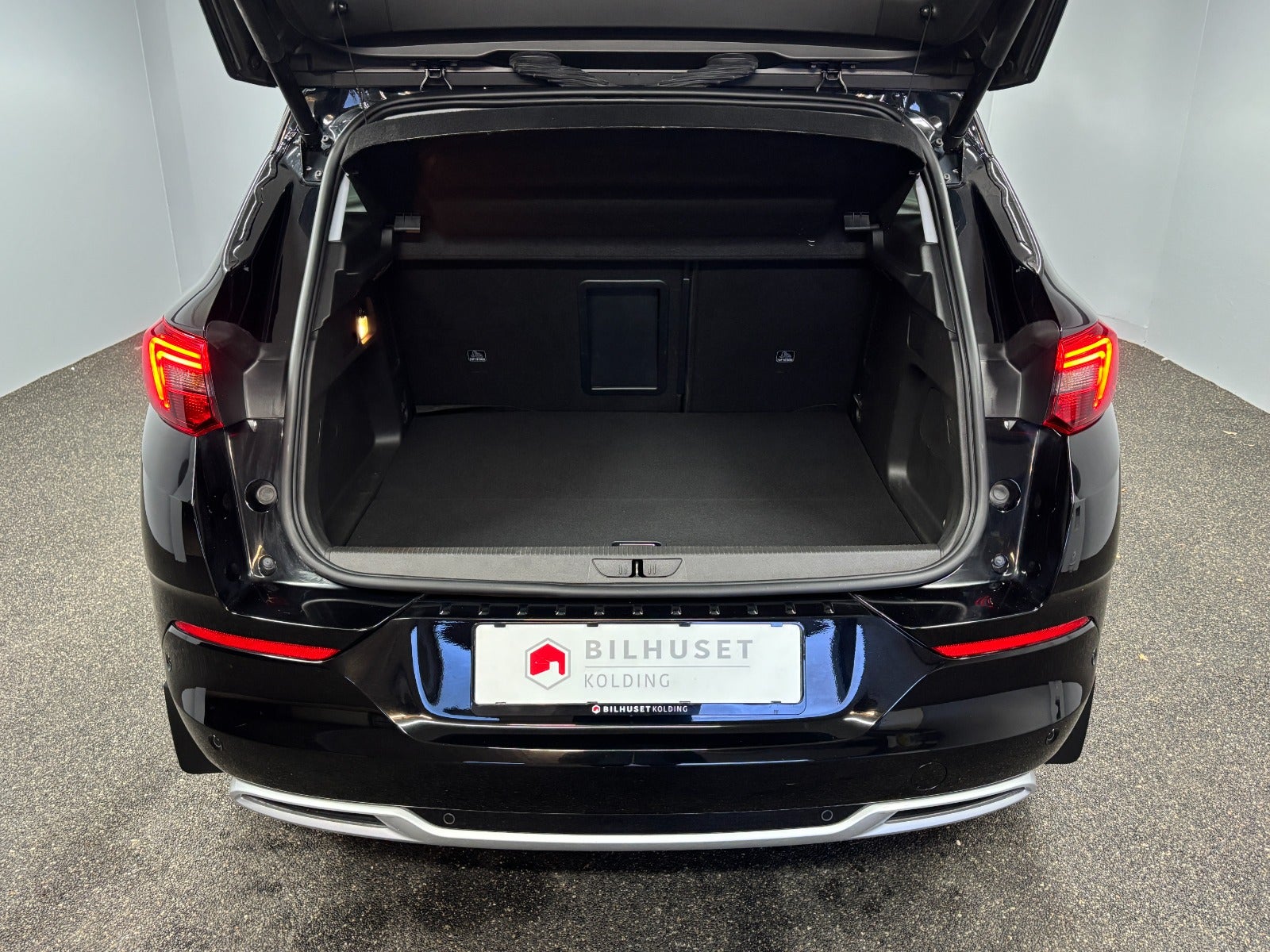 Billede af Opel Grandland 1,6 Hybrid Ultimate aut.