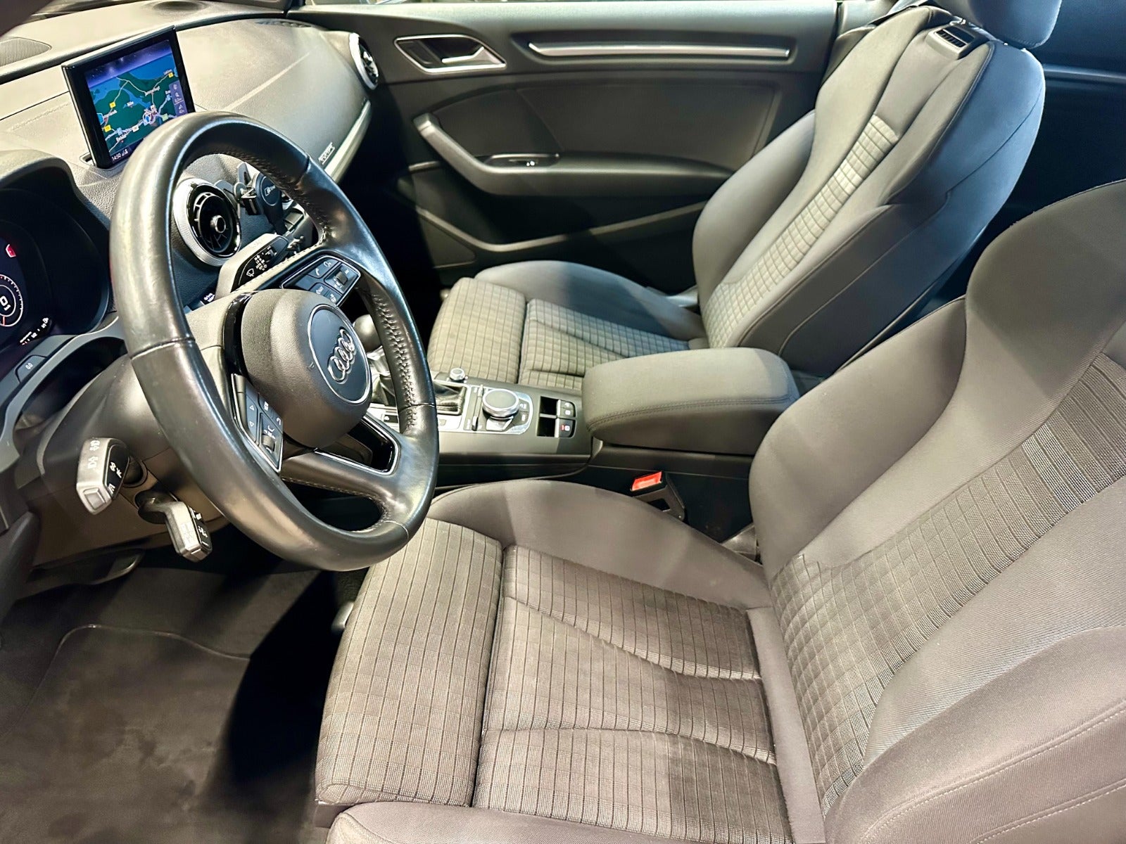 Billede af Audi A3 40 TFSi Limited plus Cabriolet quattro S-tr.