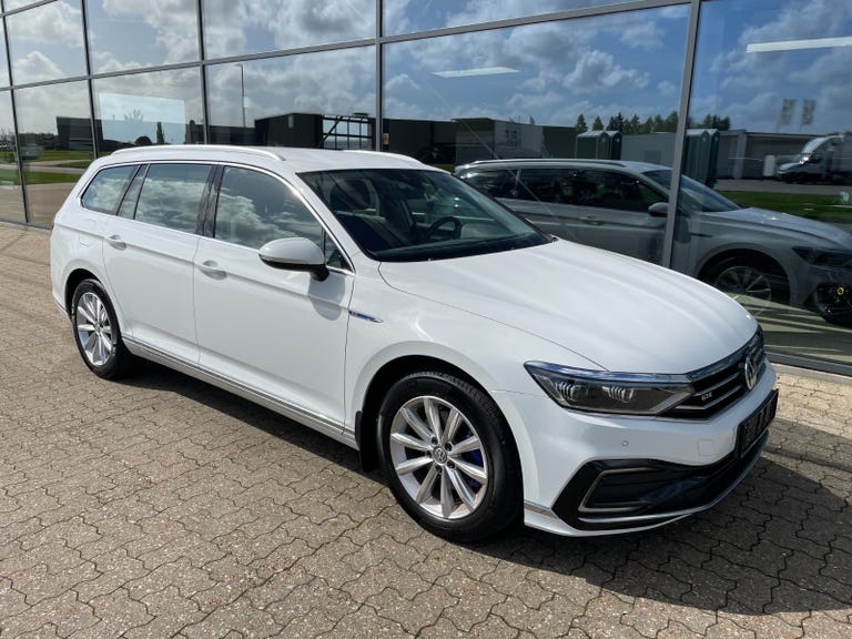 VW Passat GTE Variant DSG