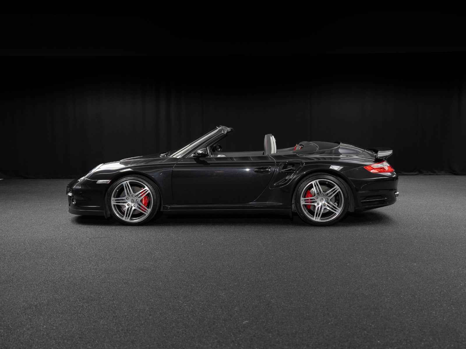 Gallery image 4 of 18