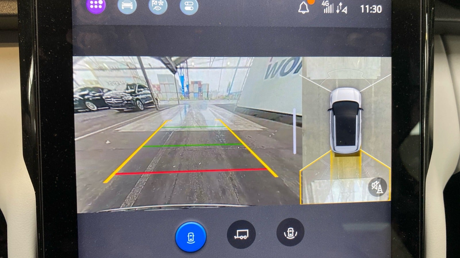 Ford Explorer Select Extended Range