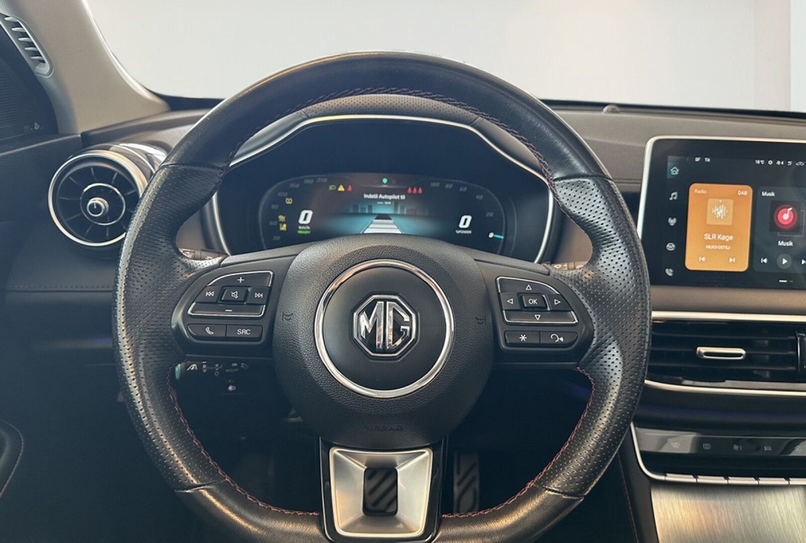 MG EHS PHEV Luxury