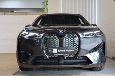 BMW iX xDrive40 Fully Charged