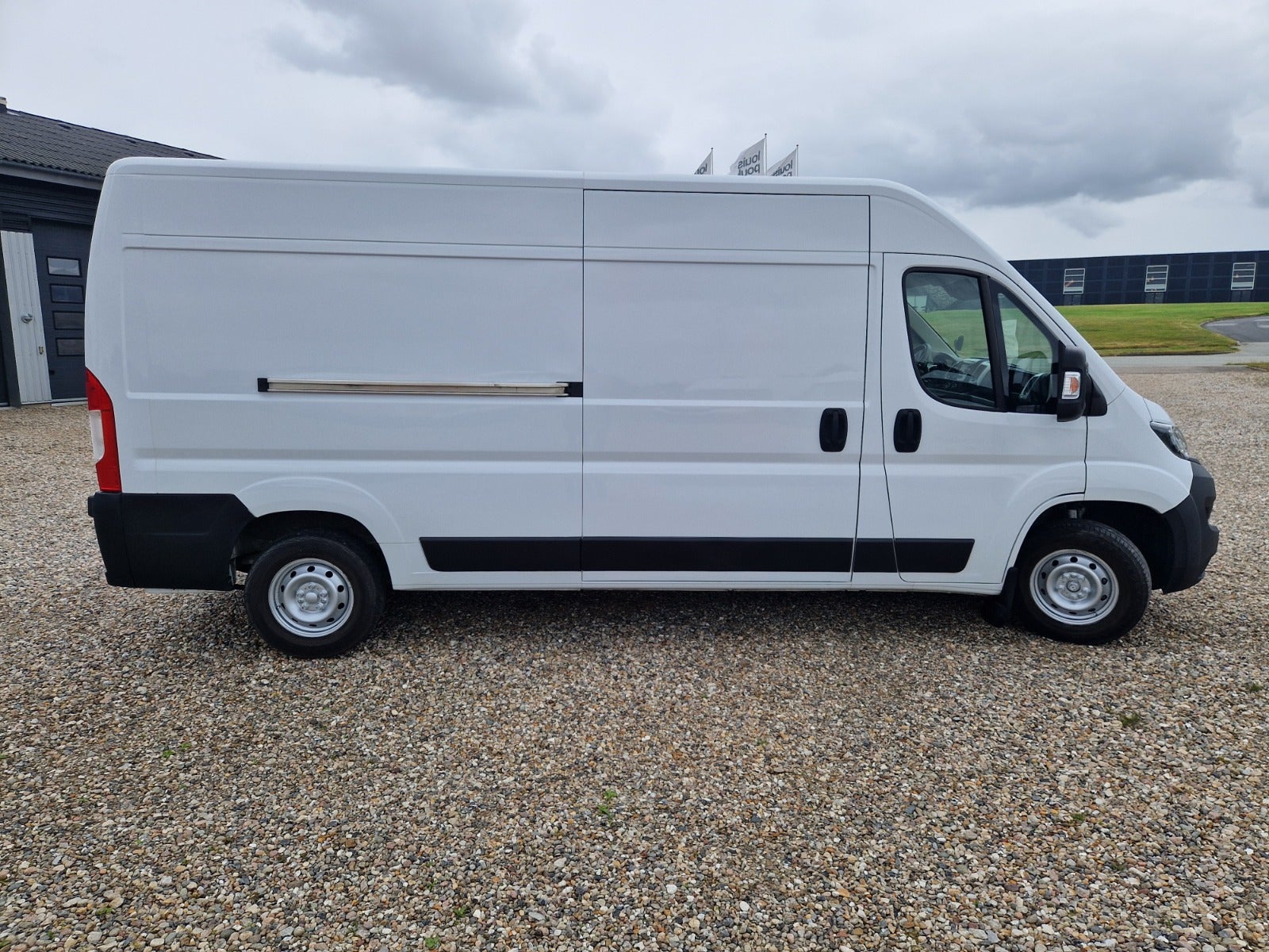 Billede af Peugeot Boxer 333 2,2 BlueHDi 140 L3H2 Premium