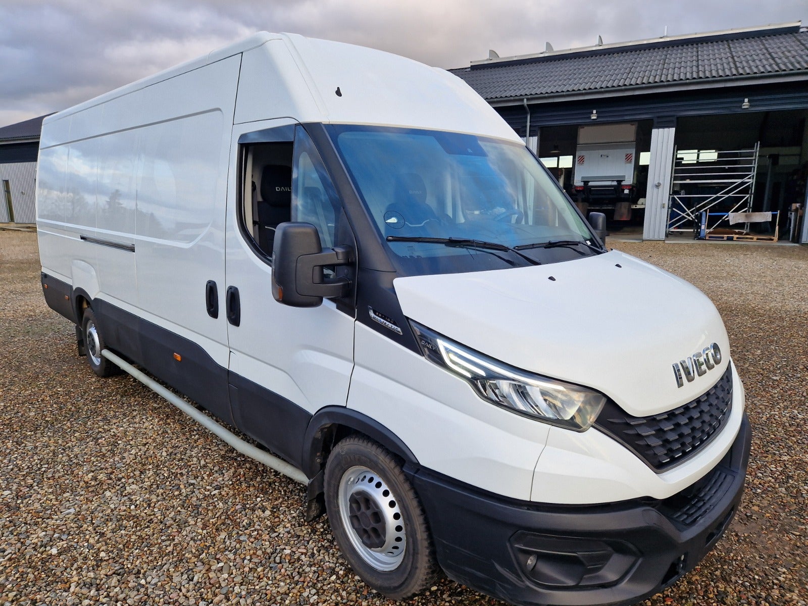 Billede af Iveco Daily 2,3 35S16 16m³ Van AG8