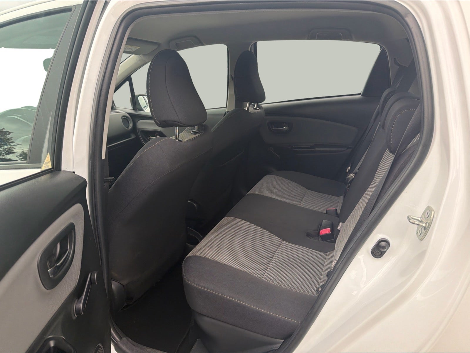 Toyota Yaris Hybrid H2 e-CVT