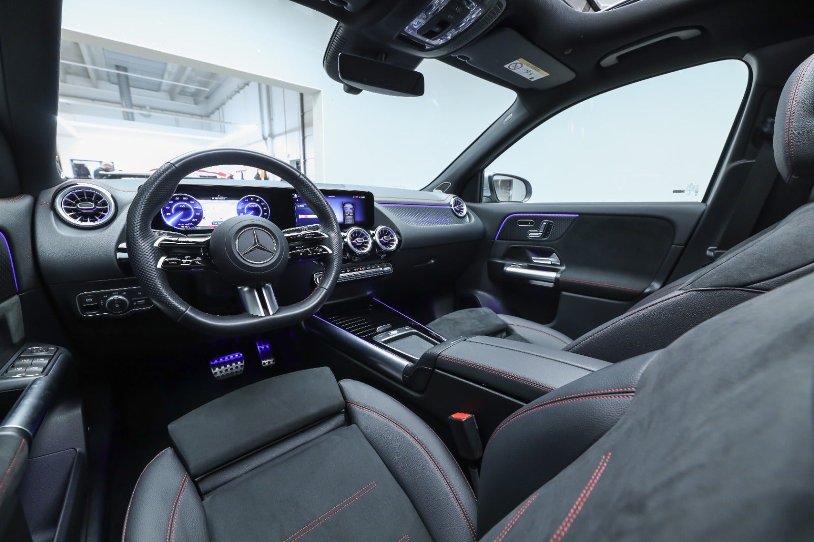 Mercedes-Benz EQA 350 (4/8)