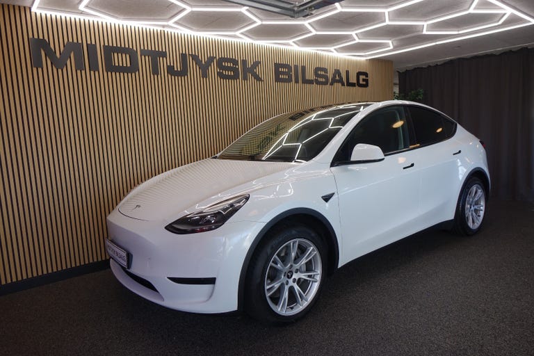 Tesla Model Y RWD