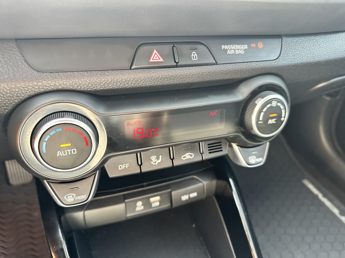 Kia Stonic T-GDi Attraction