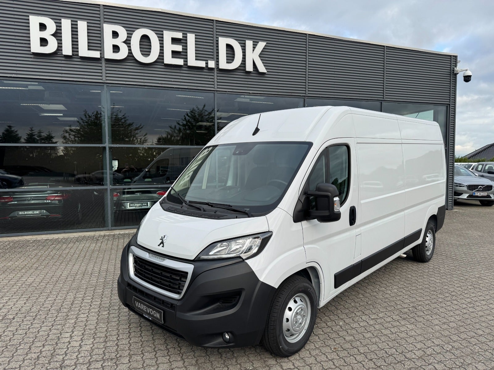 Peugeot Boxer 435 BlueHDi 165 L3H2 Premium