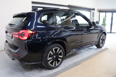 BMW iX3 Charged M-Sport
