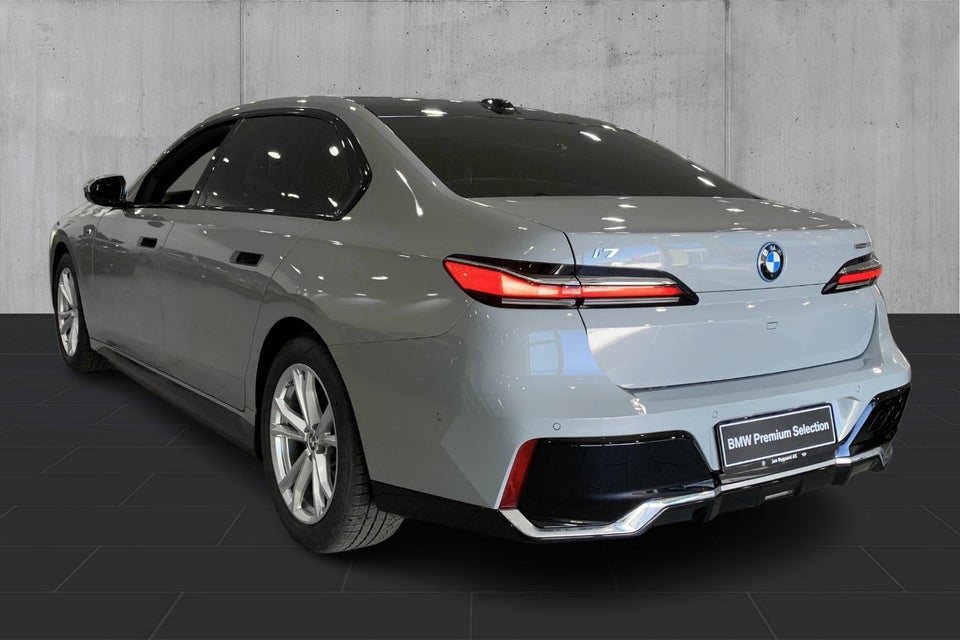 BMW i7 eDrive50 M-Sport 2025