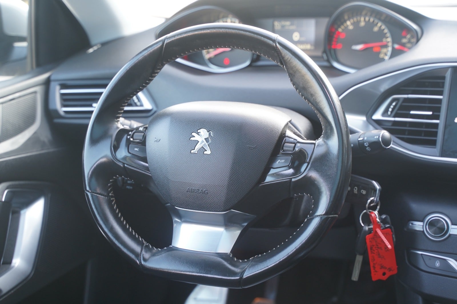 Billede af Peugeot 308 1,5 BlueHDi 130 Prestige Sky