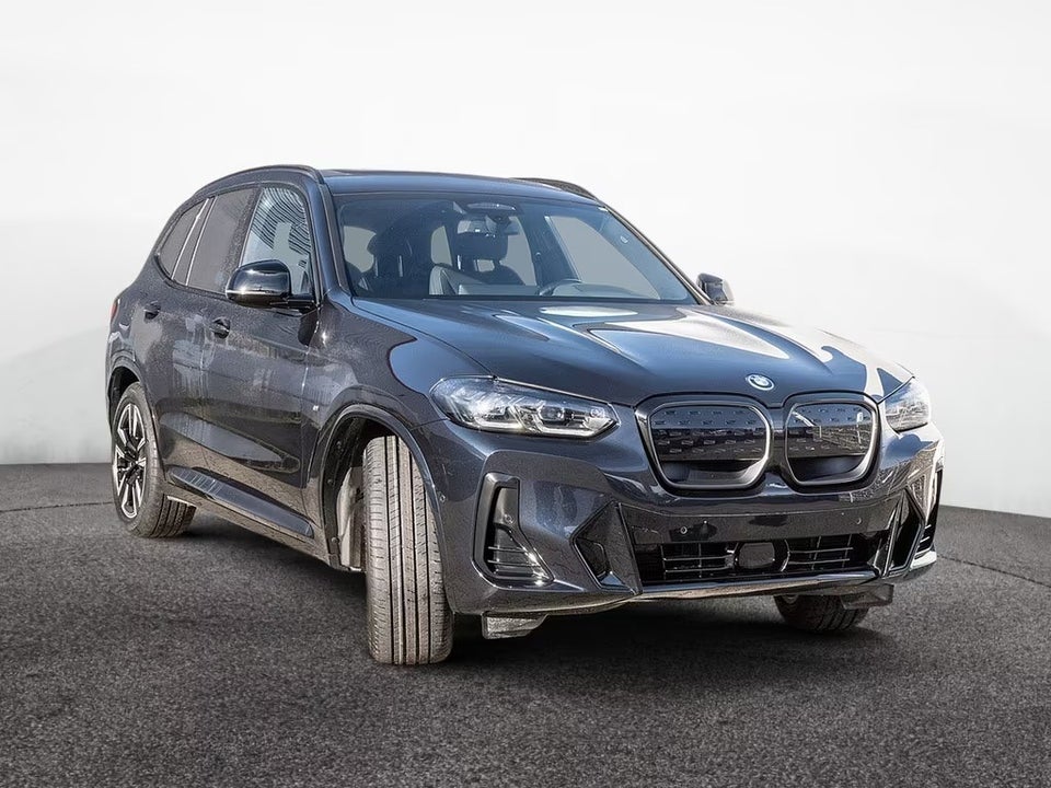 BMW iX3 billede