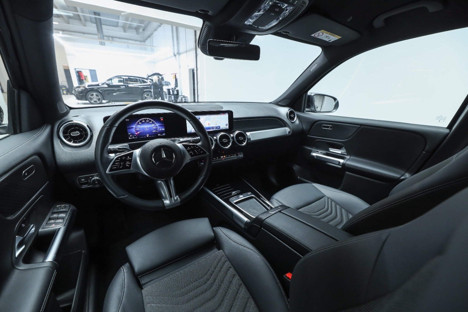 Mercedes-Benz GLB 200 (3/8)
