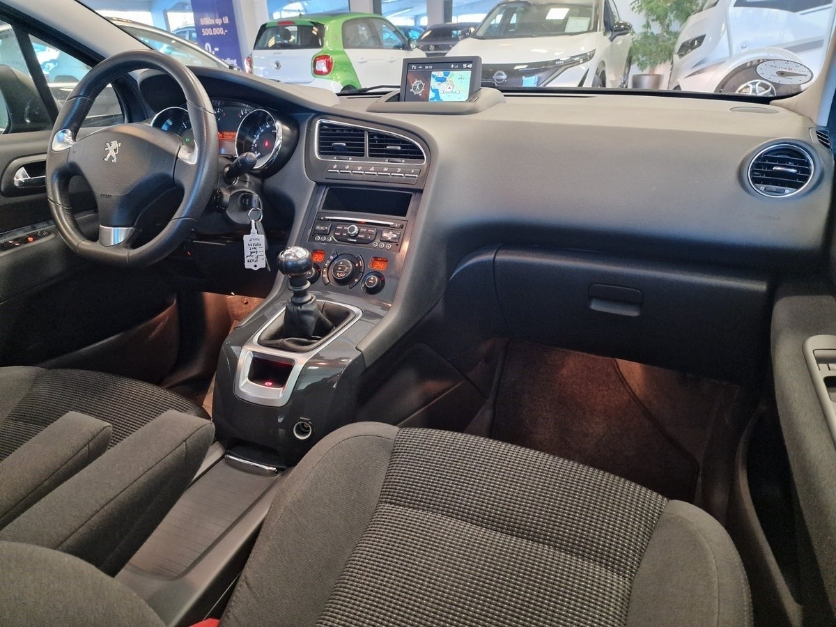 Peugeot 5008 2016