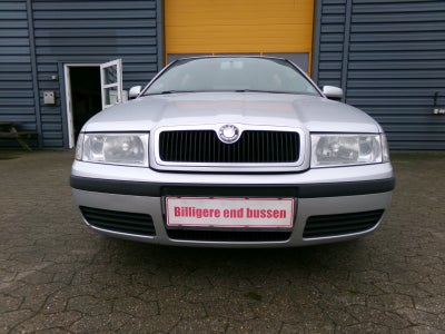 Skoda Octavia 1,6 Ambiente Combi Benzin modelår 2001 km 426000 træk ABS airbag centrallås, ANHÆNGER 