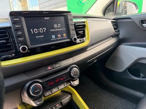 Kia Stonic T-GDi Advance Intro