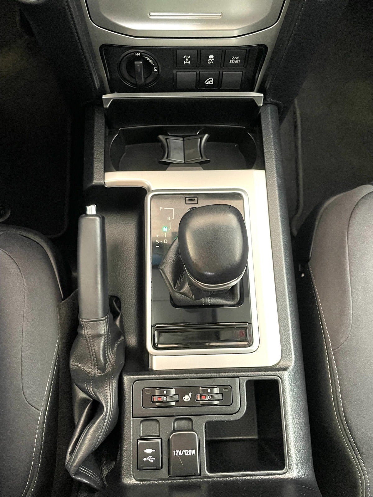 Billede af Toyota Land Cruiser 2,8 D-4D T2 aut. Van