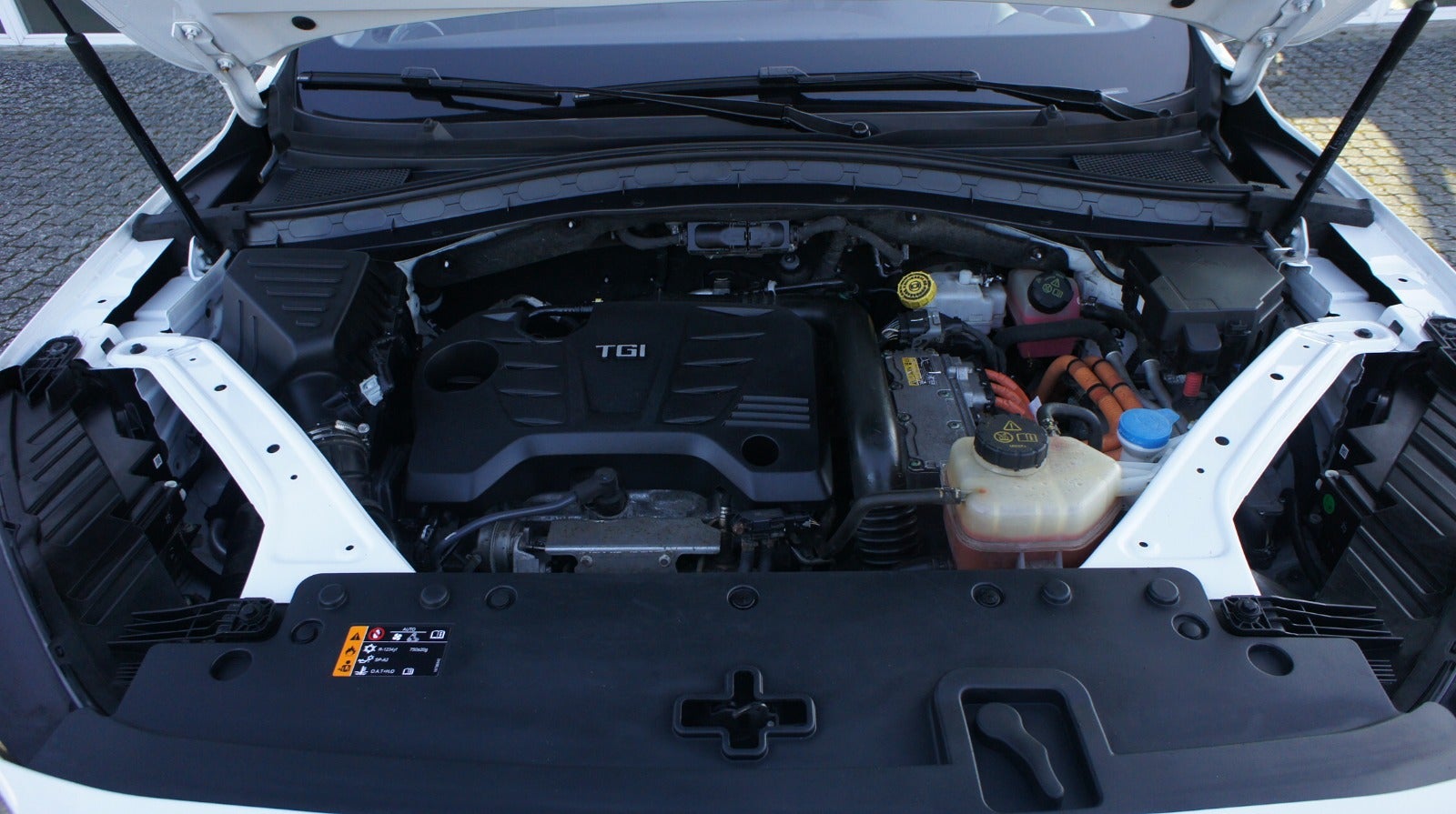MG EHS PHEV Luxury