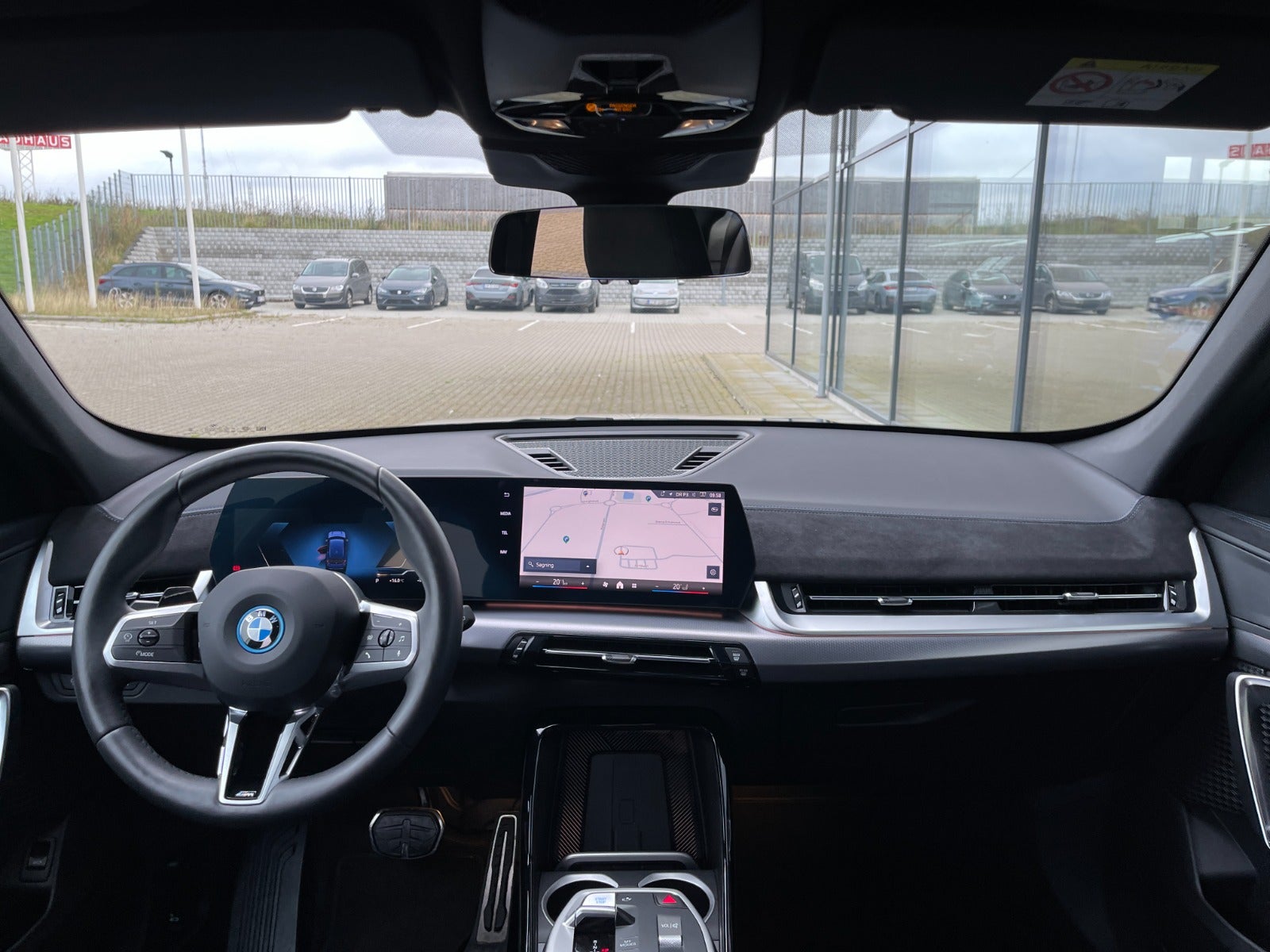 BMW iX1 eDrive20 M-Sport Premium 5d - 14