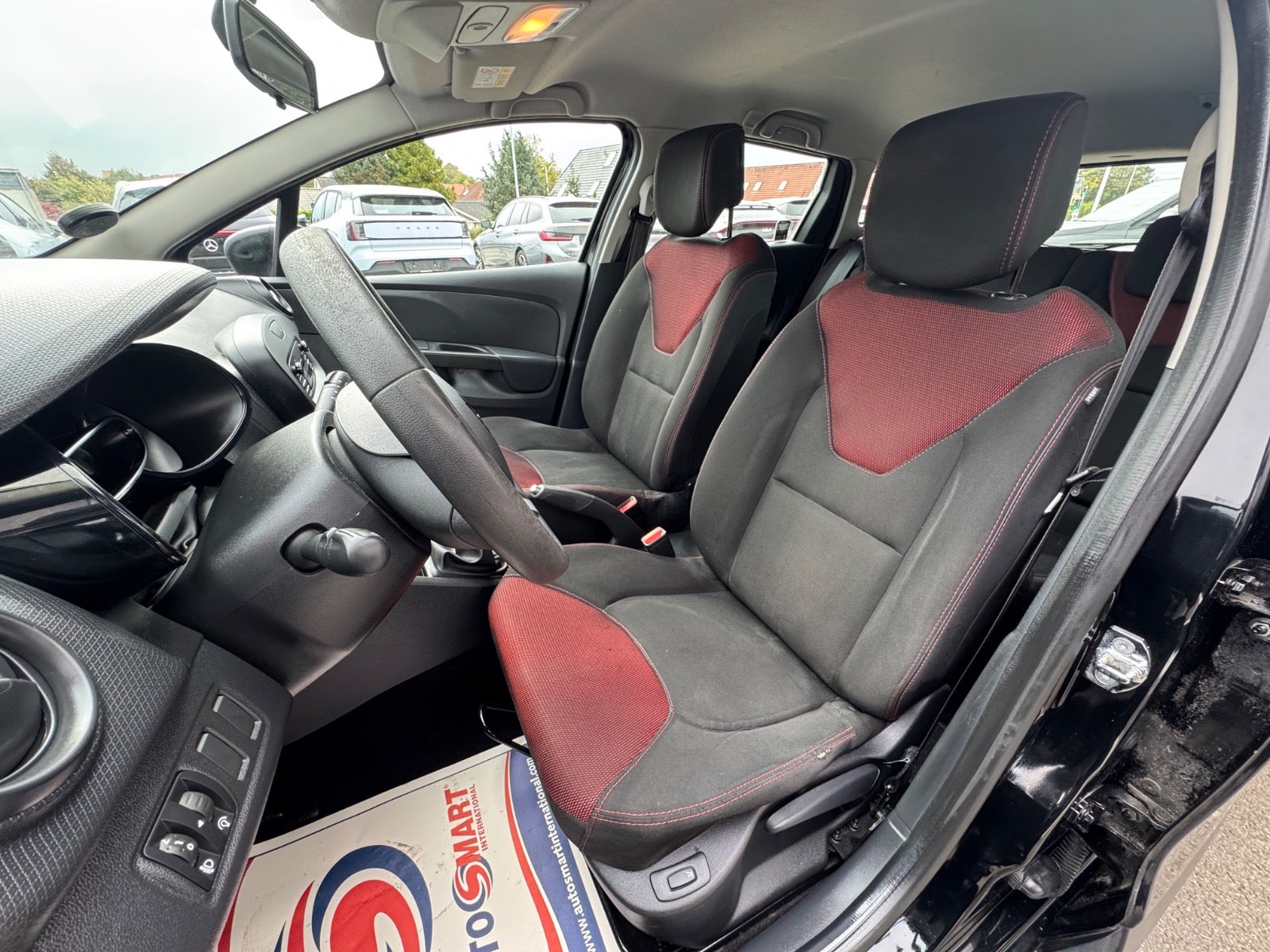 Billede af Renault Clio IV 1,2 16V Authentique Sport Tourer