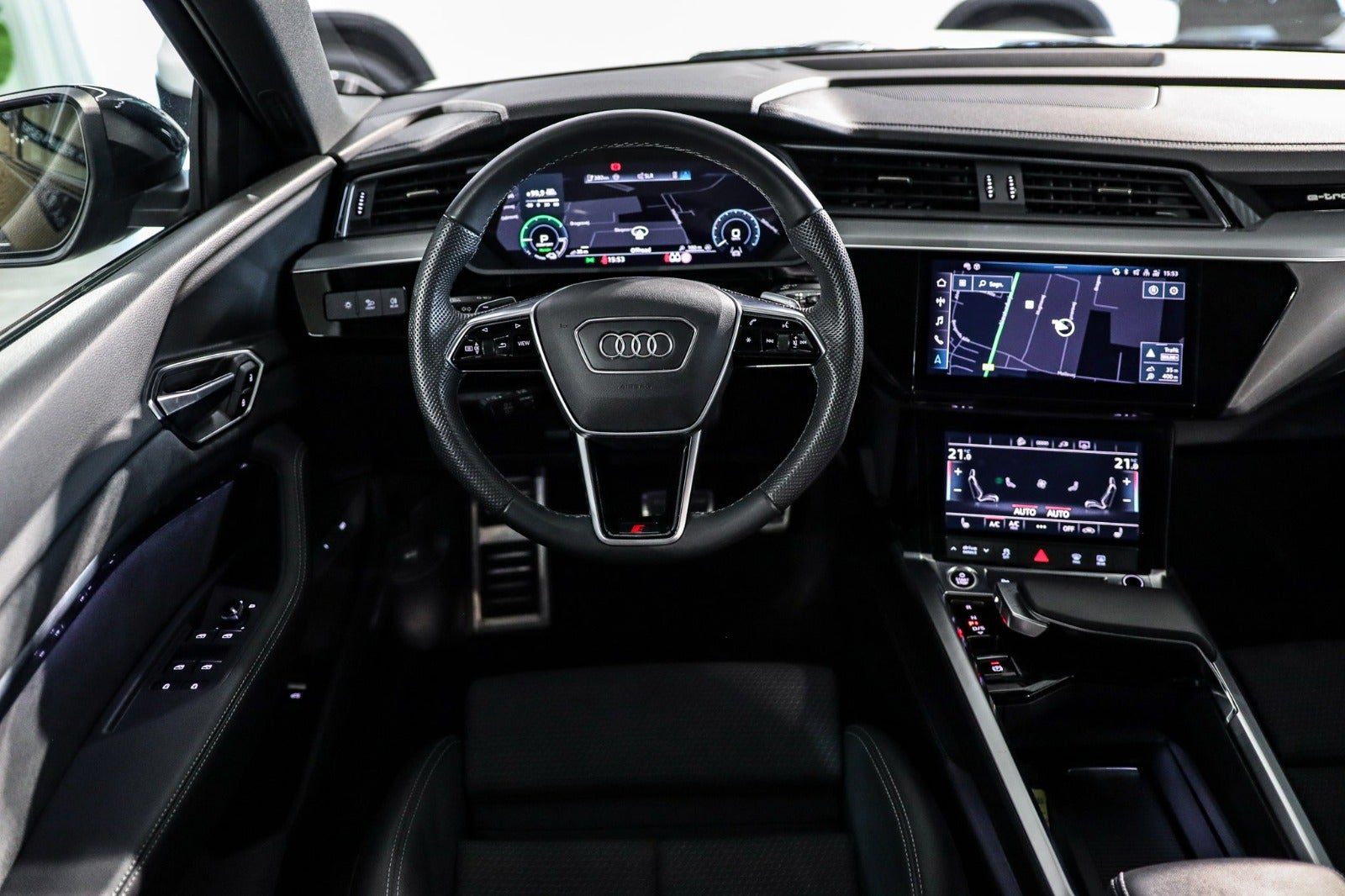 Billede af Audi Q8 e-tron 55 S-line Sportback quattro