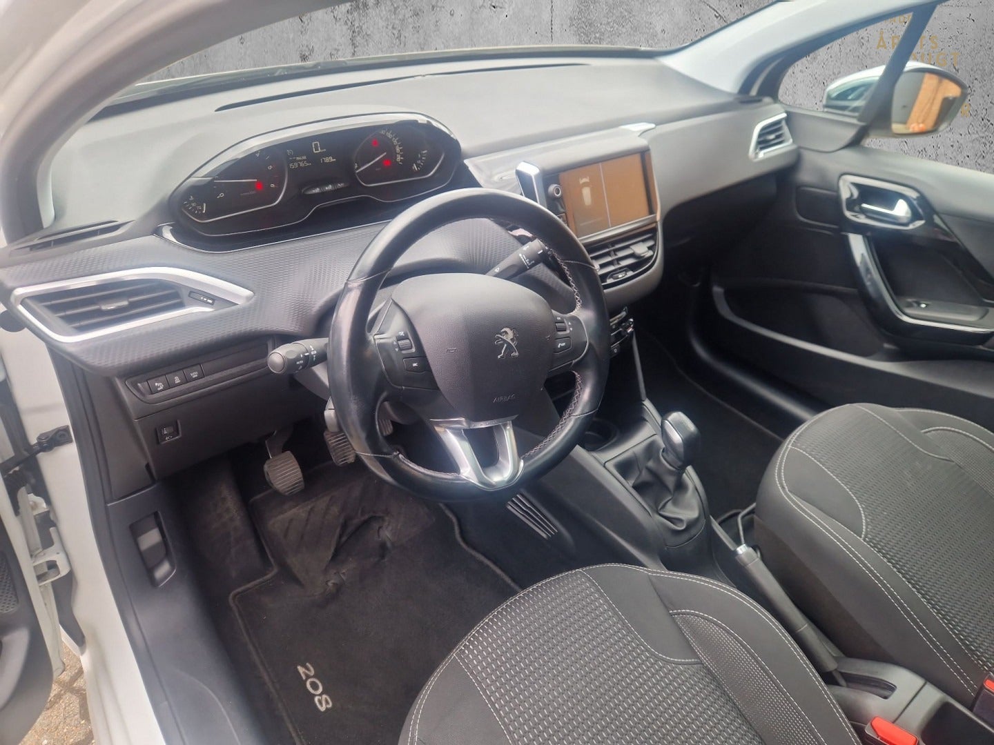 Billede af Peugeot 208 1,6 BlueHDi 100 Envy Sky Van