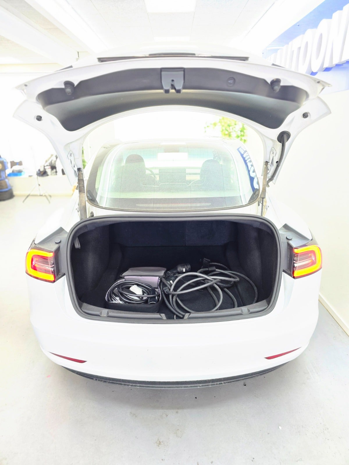 Billede af Tesla Model 3 RWD