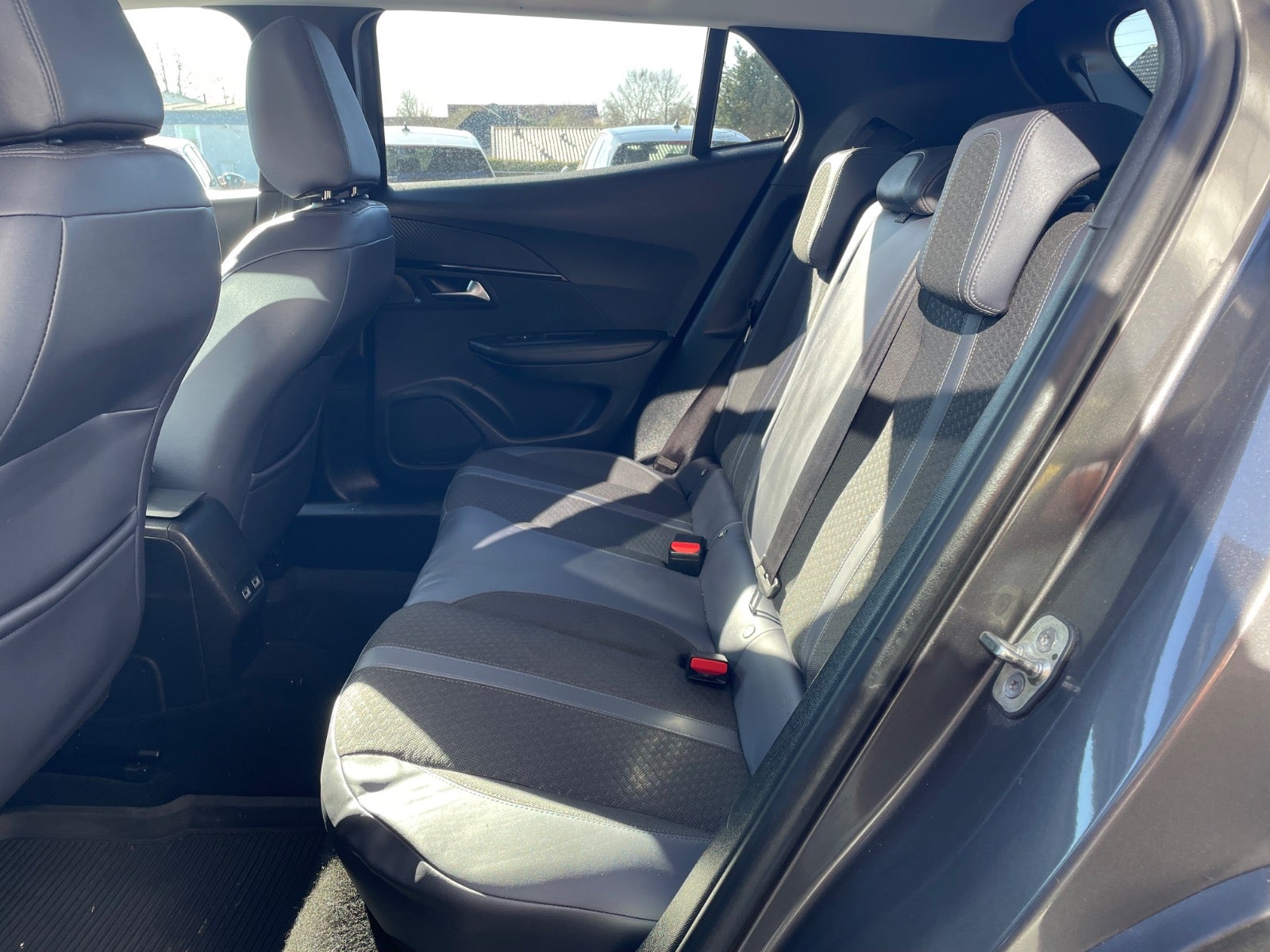 Billede af Peugeot 2008 1,5 BlueHDi 100 Allure Pack