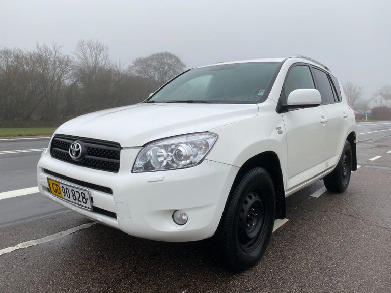 Toyota RAV4 D-4D 136 4x4 Van