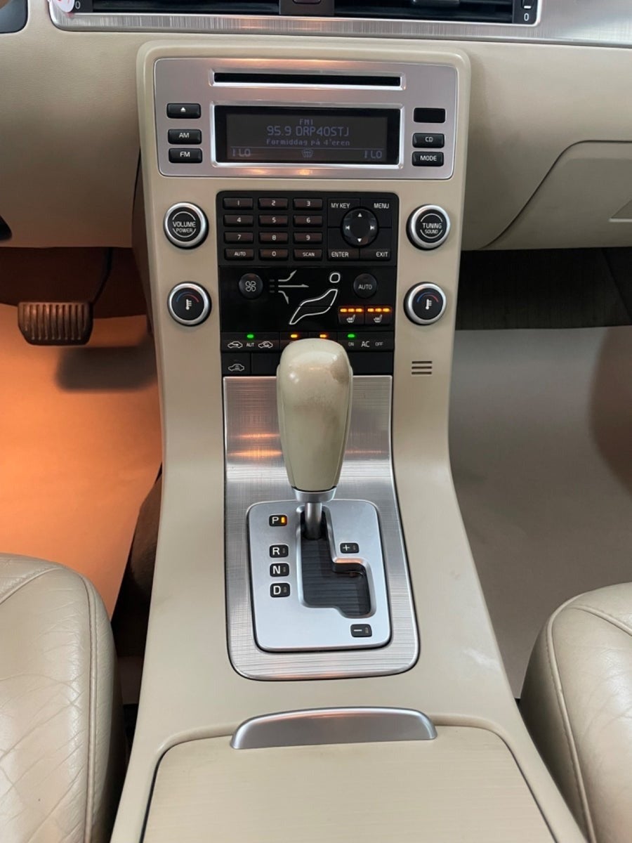 Volvo V70 T Momentum aut.