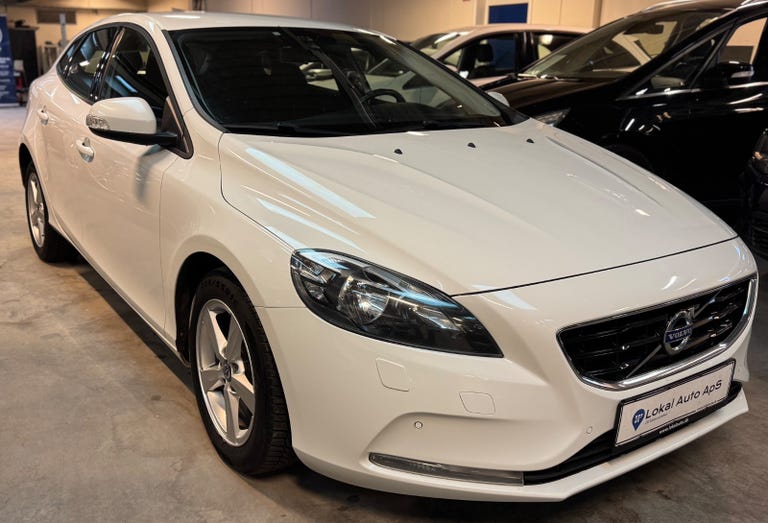Volvo V40 D2 120 Momentum aut.
